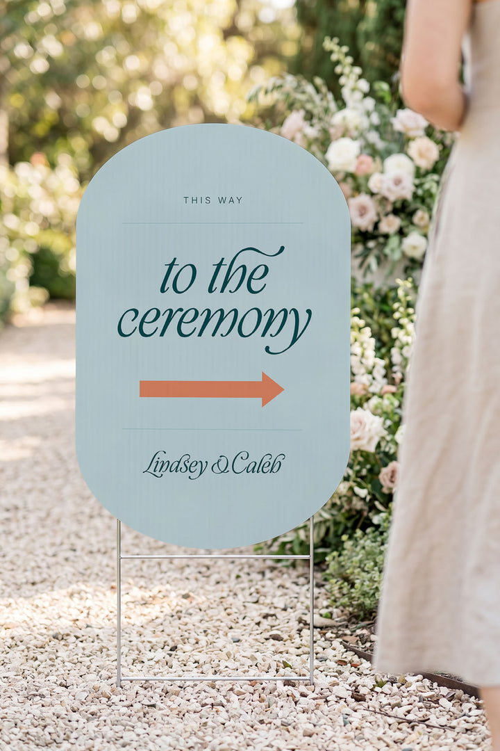 The Amalfi Directional this way to wedding yard sign in Ice Cube #Color_Ice Cube